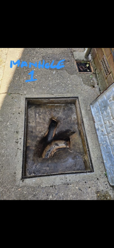 Inspection chamber and drainage conditions at a Blockage Busters drain jetting job in Harlow, view 7